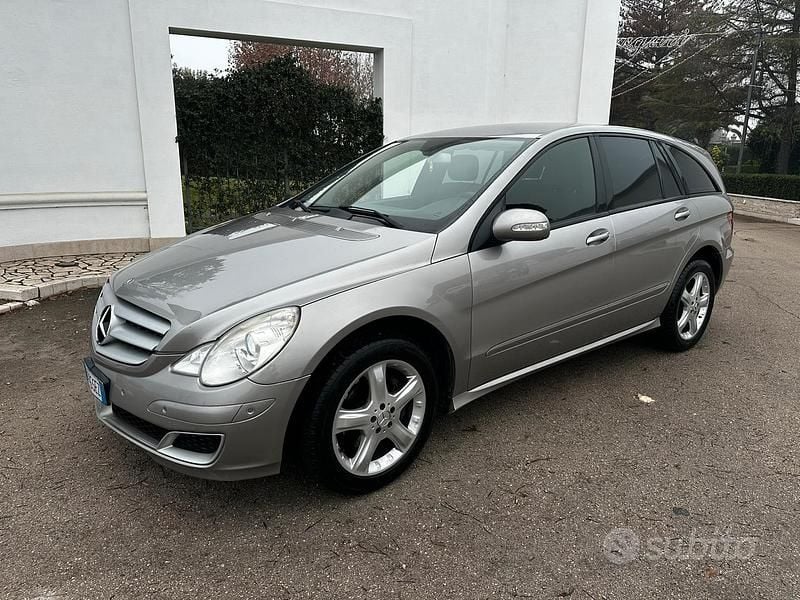Grigio Usata 2007 Mercedes 280 Tre volumi | 5300 € - Immagine 1/4