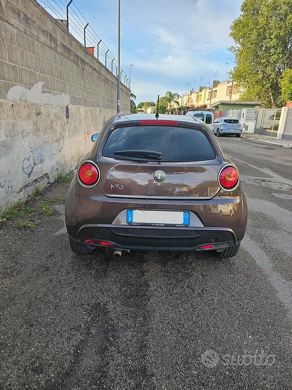 Usata Alfa Romeo MiTo 105 CV (77 kW) 2013 Marrone Utilitaria