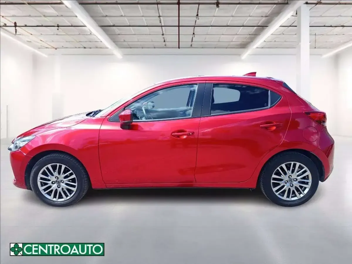 Usata Mazda 2 Exceed 90 CV (66 kW) 2022 Rosso metallizzato Berlina