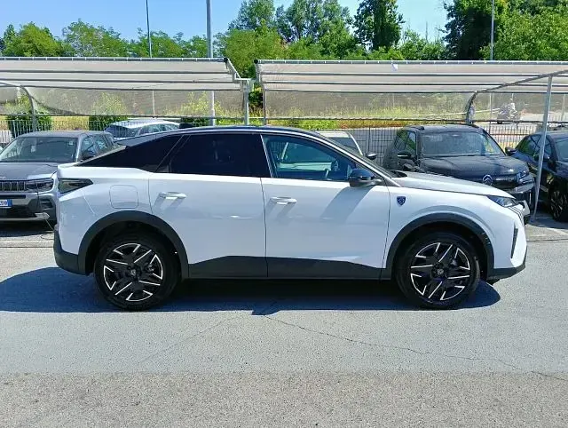 Usata Peugeot 3008 GT 136 CV (100 kW) 2025 Bianco okenite pastello SUV
