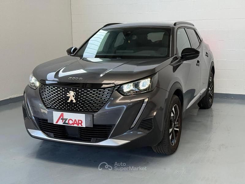 Usata Peugeot 2008 Allure 131 CV (96 kW) 2023 Grigio platino SUV
