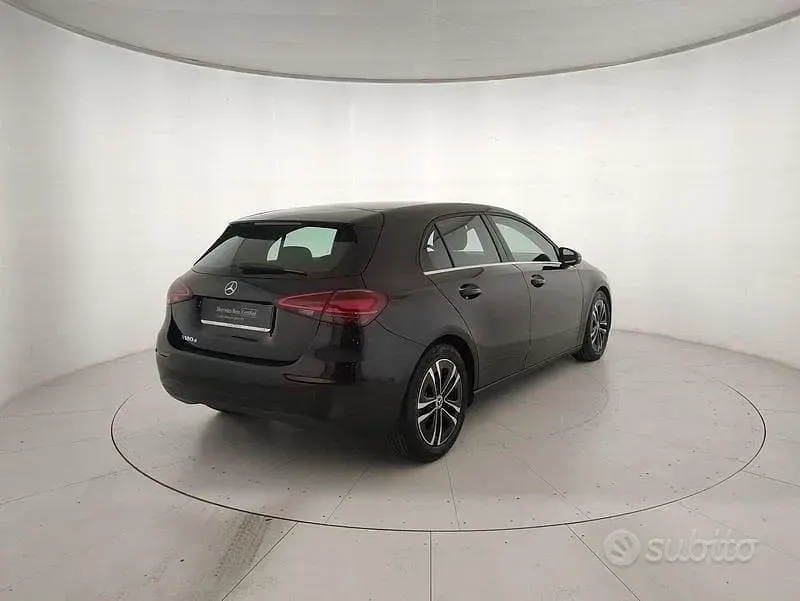 Usata Mercedes A180 Advanced 116 CV (85 kW) 2023 Nero Utilitaria