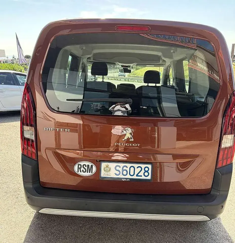 Usata Peugeot Rifter Allure 102 CV (75 kW) 2020 Metallizzato Monovolume