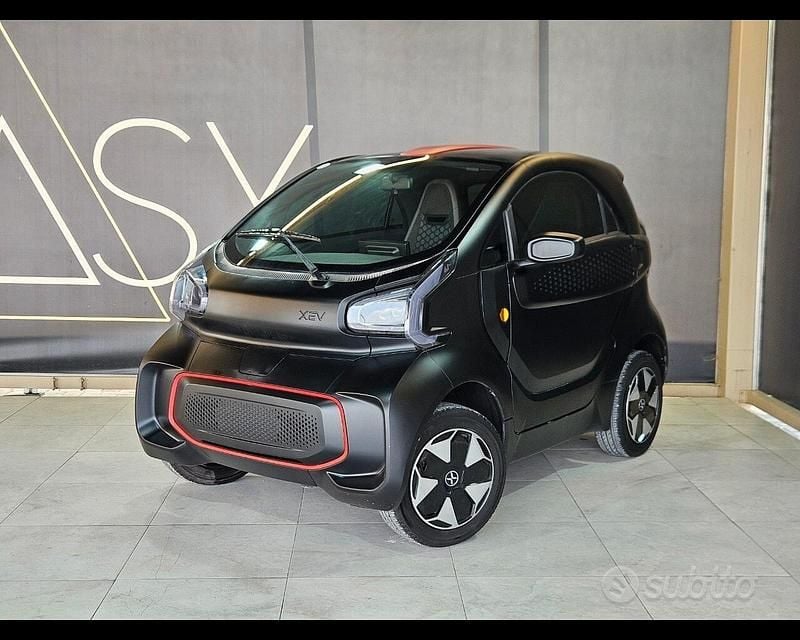 Usata XEV Yoyo 7 kW (10 CV) 2022 Nero Utilitaria