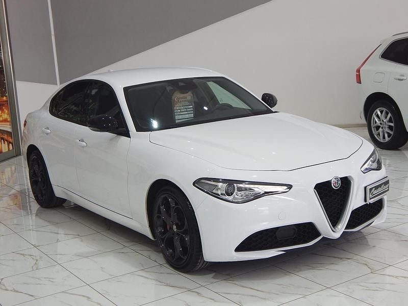 Usata Alfa Romeo Giulia Executive 160 CV (117 kW) 2019 Bianco Berlina