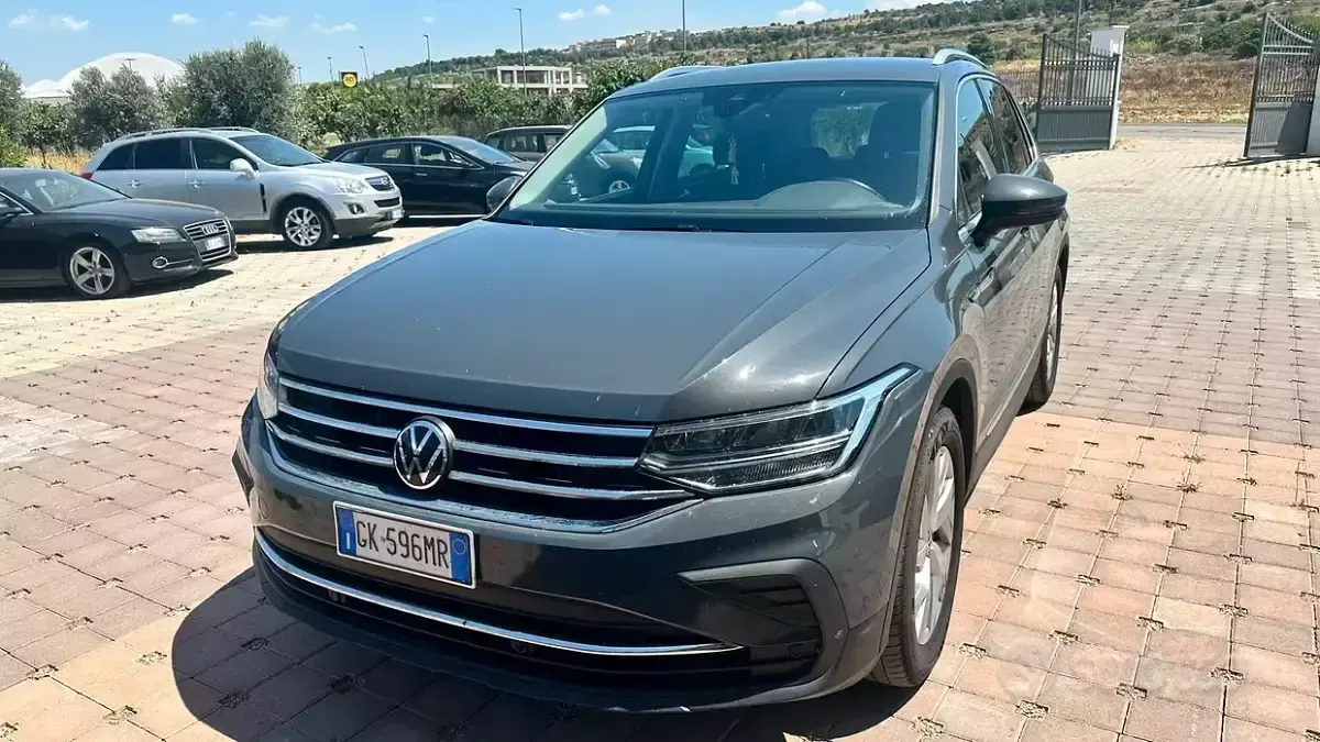 Usata VW Tiguan 150 CV (110 kW) 2022 Grigio SUV