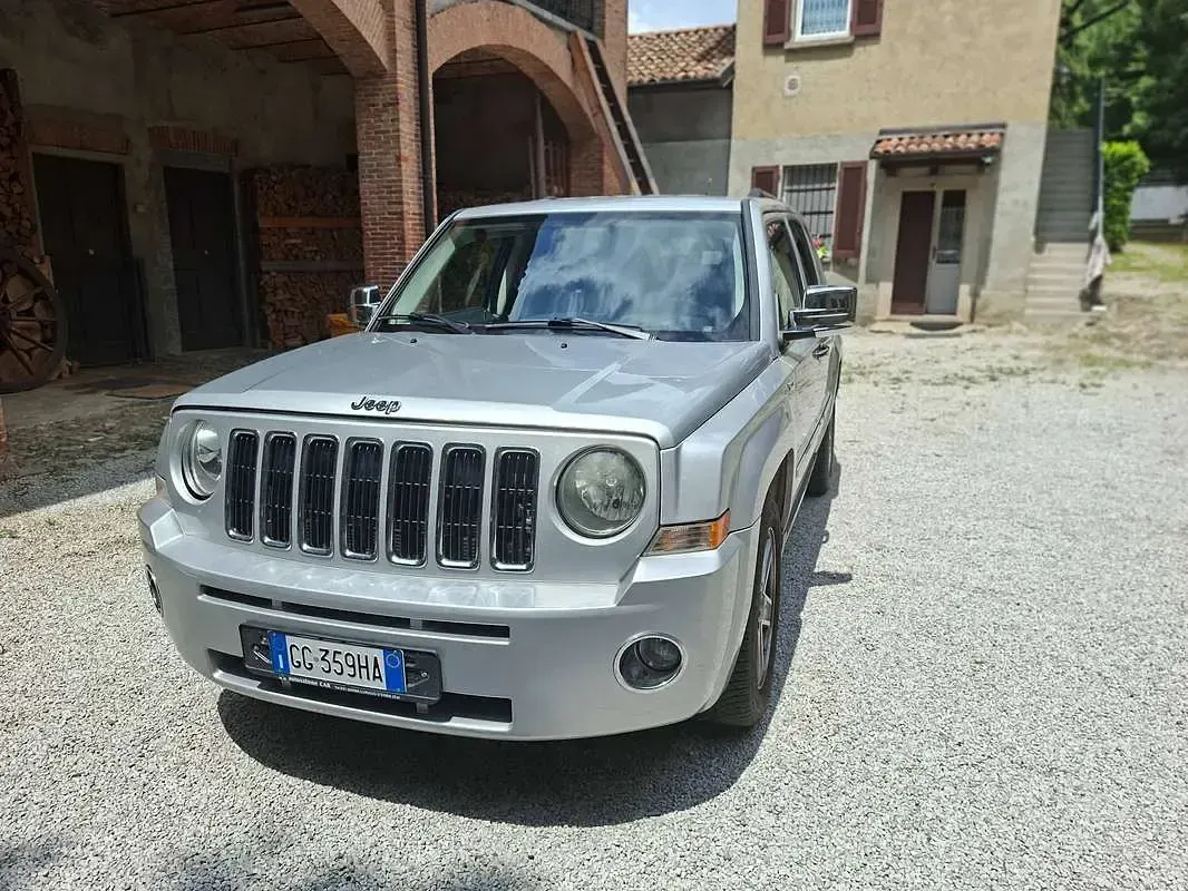 Usata Jeep Patriot Limited 140 CV (102 kW) 2008 SUV