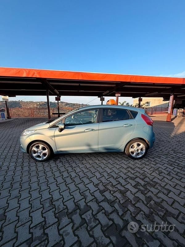 Usata Ford Fiesta 68 CV (50 kW) 2010 Utilitaria