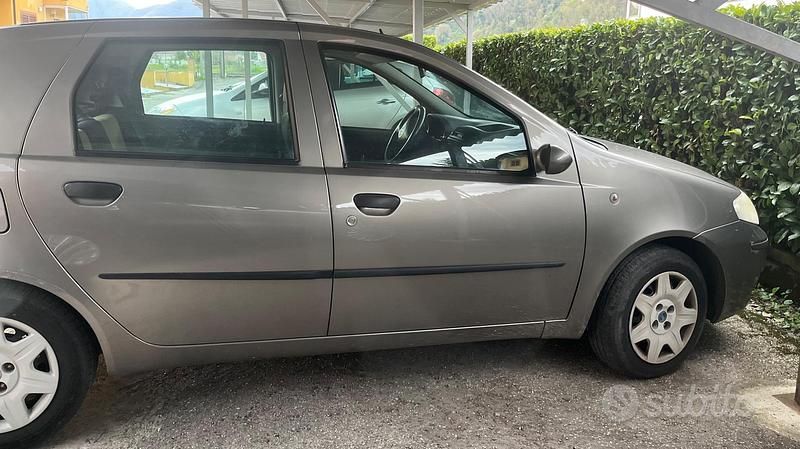 Usata Fiat Punto 2005 Utilitaria