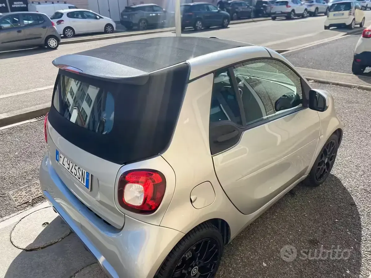 Usata Smart ForTwo Cabrio Brabus 71 CV (52 kW) 2019 Grigio Cabrio