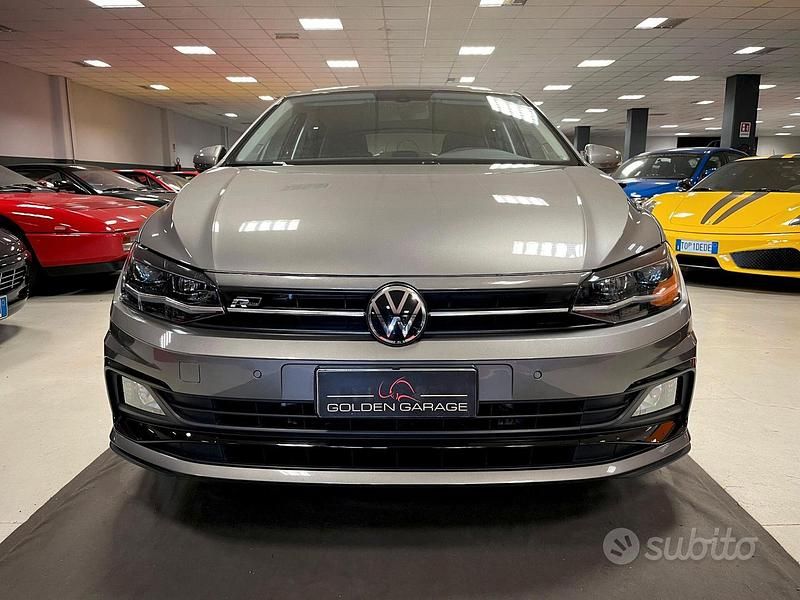 Usata VW Polo R-line 95 CV (69 kW) 2021 Gray Utilitaria