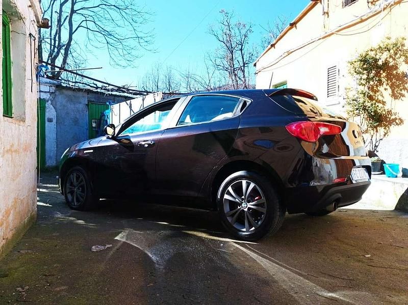Usata Alfa Romeo Giulietta 120 CV (88 kW) 2017 Utilitaria