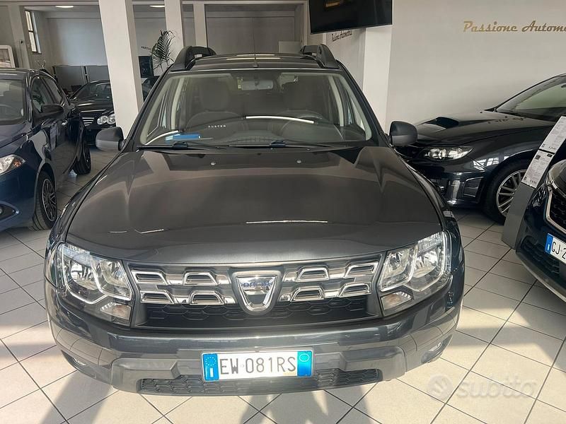 Usata Dacia Duster Lauréate 110 CV (80 kW) 2014 Grigio SUV