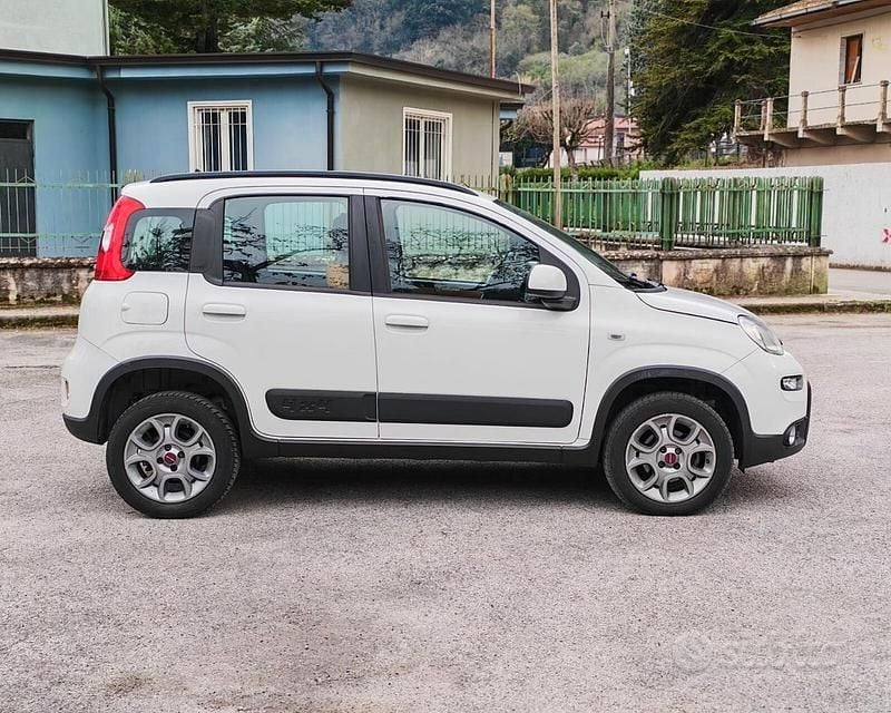Usata Fiat Panda 4x4 S 86 CV (63 kW) 2016 Bianco Utilitaria