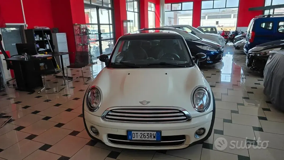 Usata Mini Cooper D Chili 109 CV (80 kW) 2009 Bianco Utilitaria