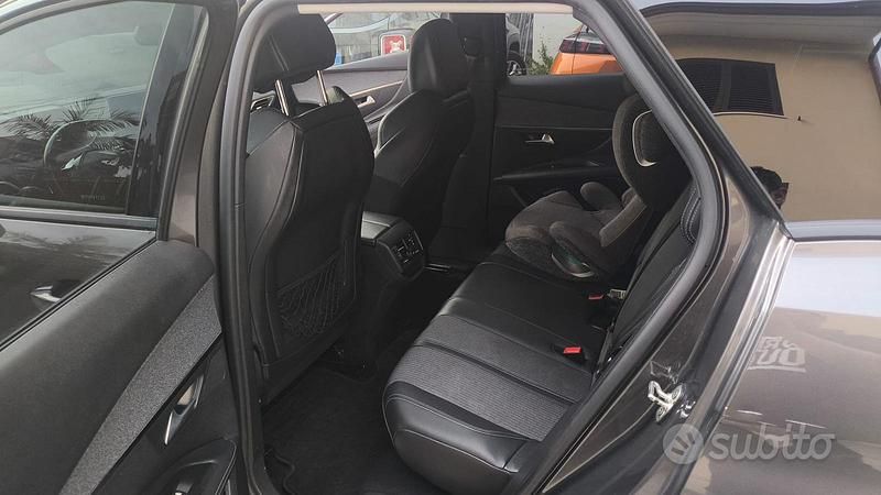Usata Peugeot 3008 Allure 131 CV (96 kW) 2021 Grigio SUV