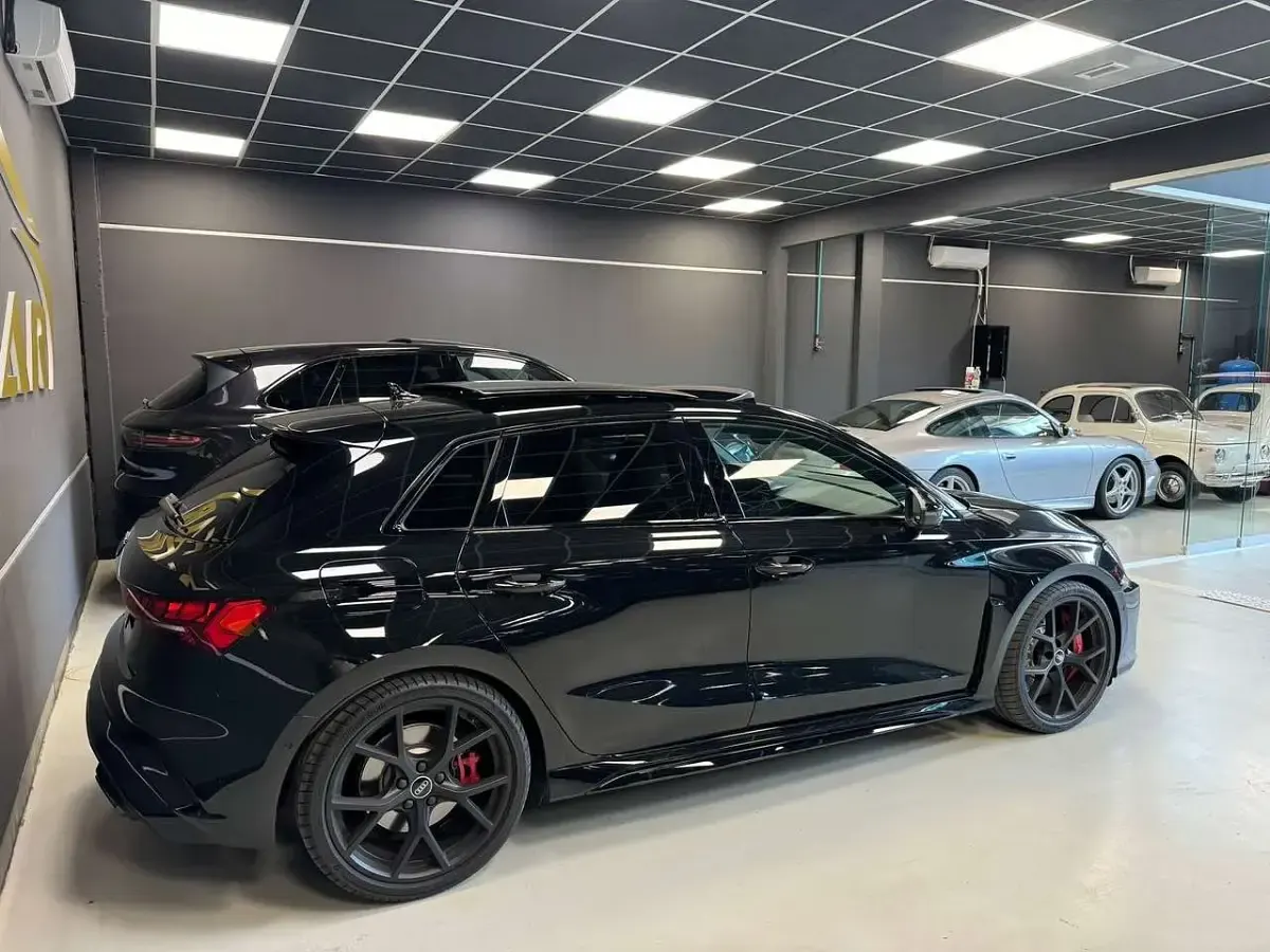 Usata Audi RS3 Ambiente 400 CV (294 kW) 2025 Nero Berlina