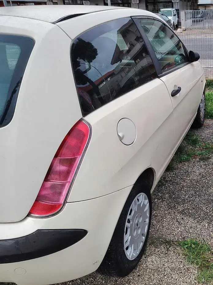 Usata Lancia Ypsilon 60 CV (44 kW) 2005 Utilitaria