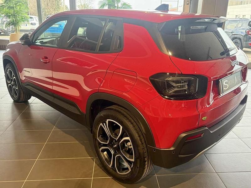 Usata Jeep Avenger Summit 101 CV (74 kW) 2024 Rosso SUV