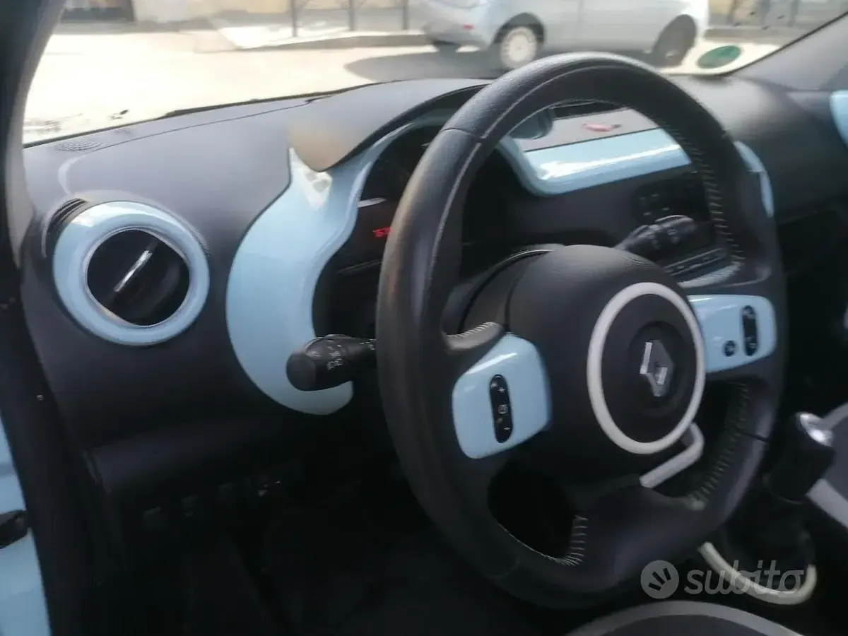 Usata Renault Twingo 69 CV (50 kW) 2015 Bluazzurro Utilitaria
