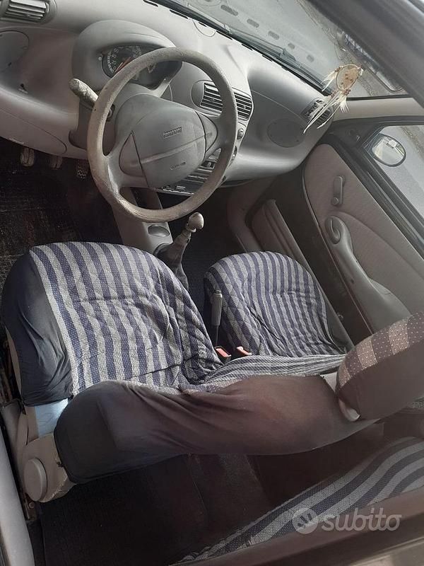 Usata Fiat 600 54 CV (39 kW) 2006 Nero Utilitaria