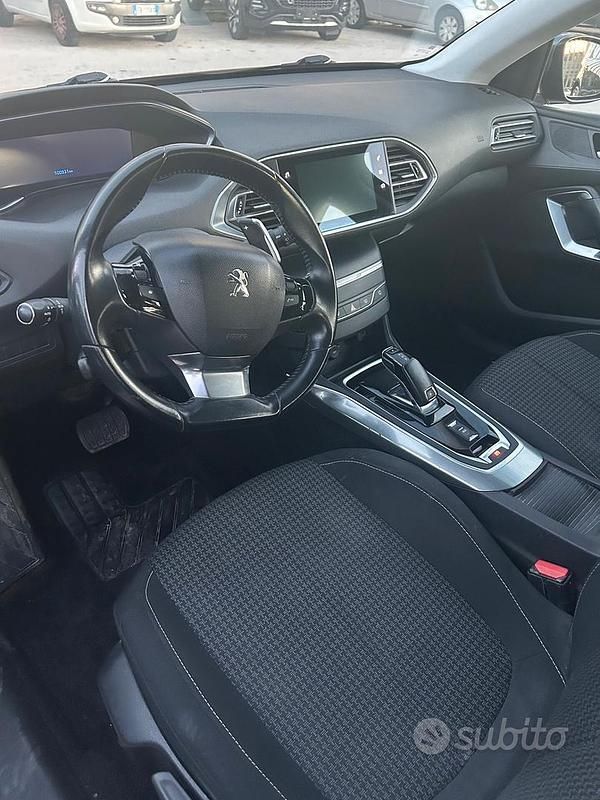 Usata Peugeot 308 Active 131 CV (96 kW) 2021 Grigio Berlina