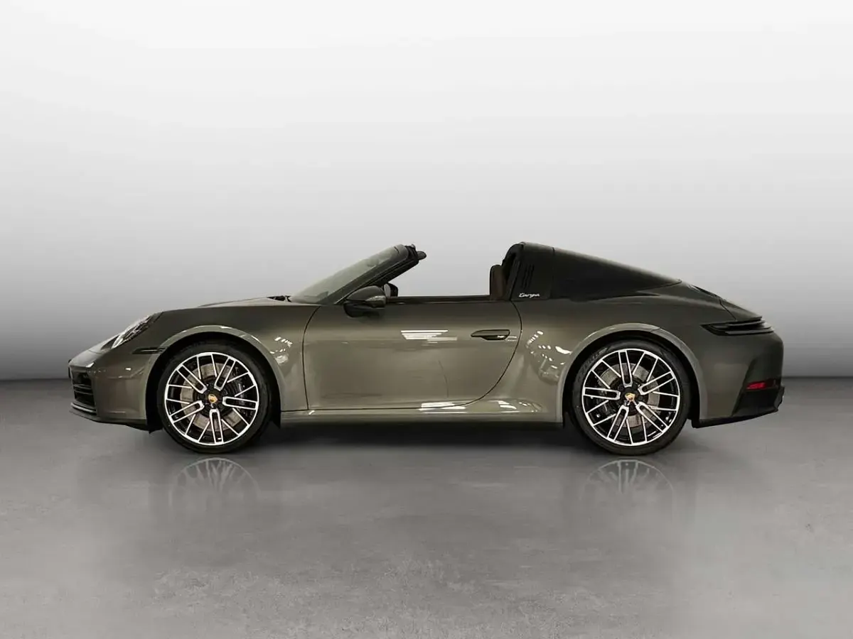 Nuova Porsche 911 Targa 4S 480 CV (353 kW) 2026 Verde adventurine Cabrio