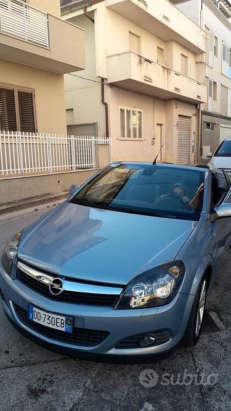 Usata Opel Astra Cabriolet 2006 Cabrio