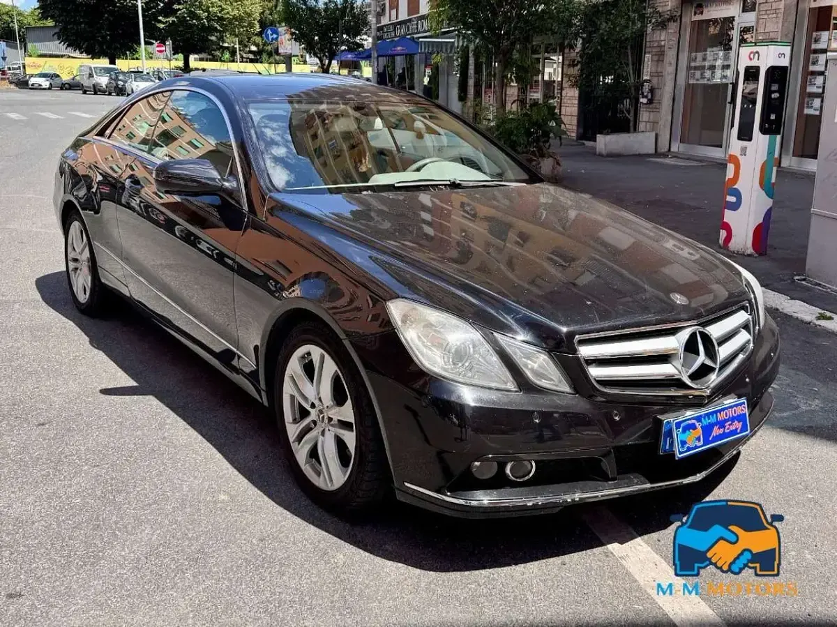 Usata Mercedes E250 Avantgarde 204 CV (150 kW) 2009 Nero Coupé