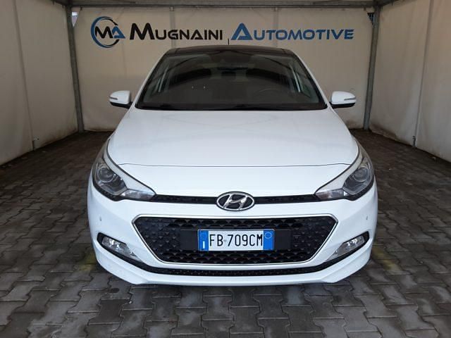 Usata Hyundai i20 Style 84 CV (61 kW) 2015 Bianco Utilitaria
