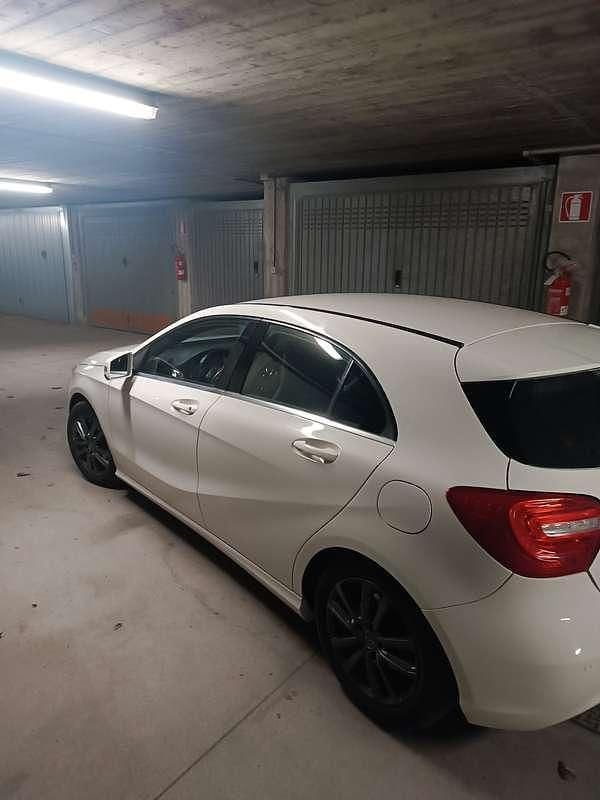 Begagnad Mercedes 180 109 HK (80 kW) 2014 Vit Sedan
