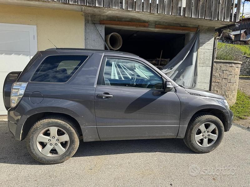 Usata Suzuki Vitara 129 CV (94 kW) 2013 Grigio SUV
