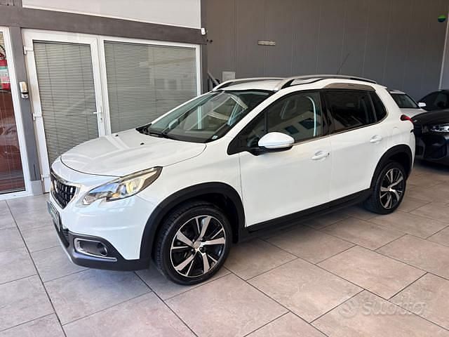 Usata Peugeot 2008 Allure 100 CV (73 kW) 2016 Bianco SUV