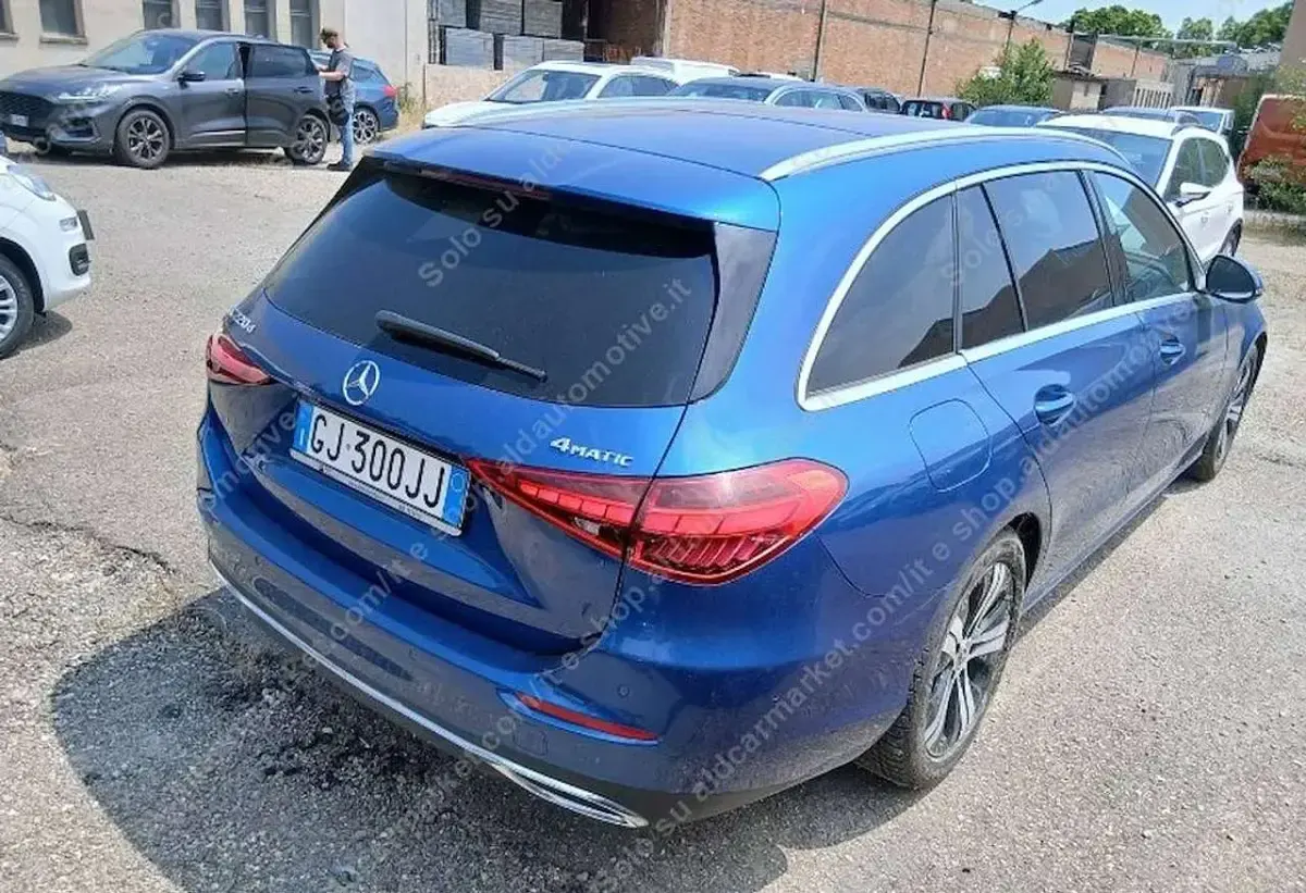 Usata Mercedes C220 200 CV (147 kW) 2022 Blu spettrale metallizzato Station wagon