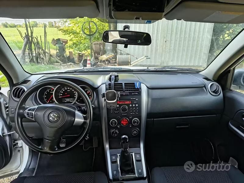 Usata Suzuki Grand Vitara 2011 Bianco SUV