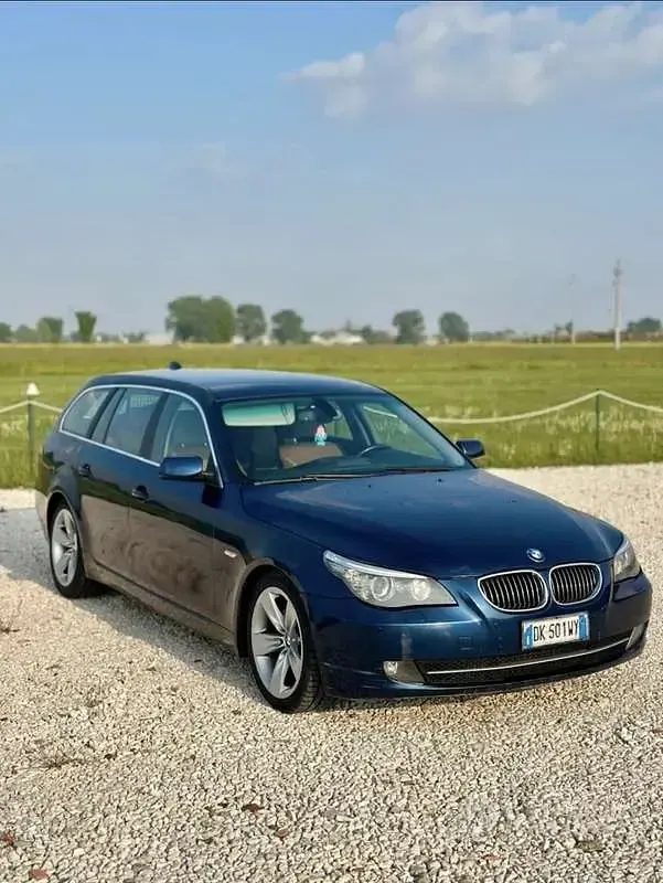 Begagnad BMW 525 197 HK (144 kW) 2007 Blå Kombi