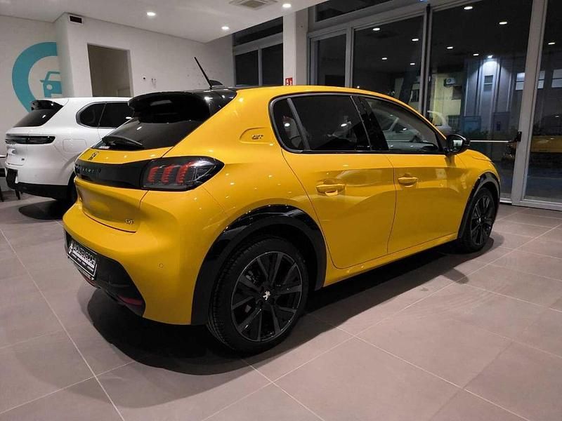 Usata Peugeot 208 GT 102 CV (75 kW) 2023 Giallo Utilitaria