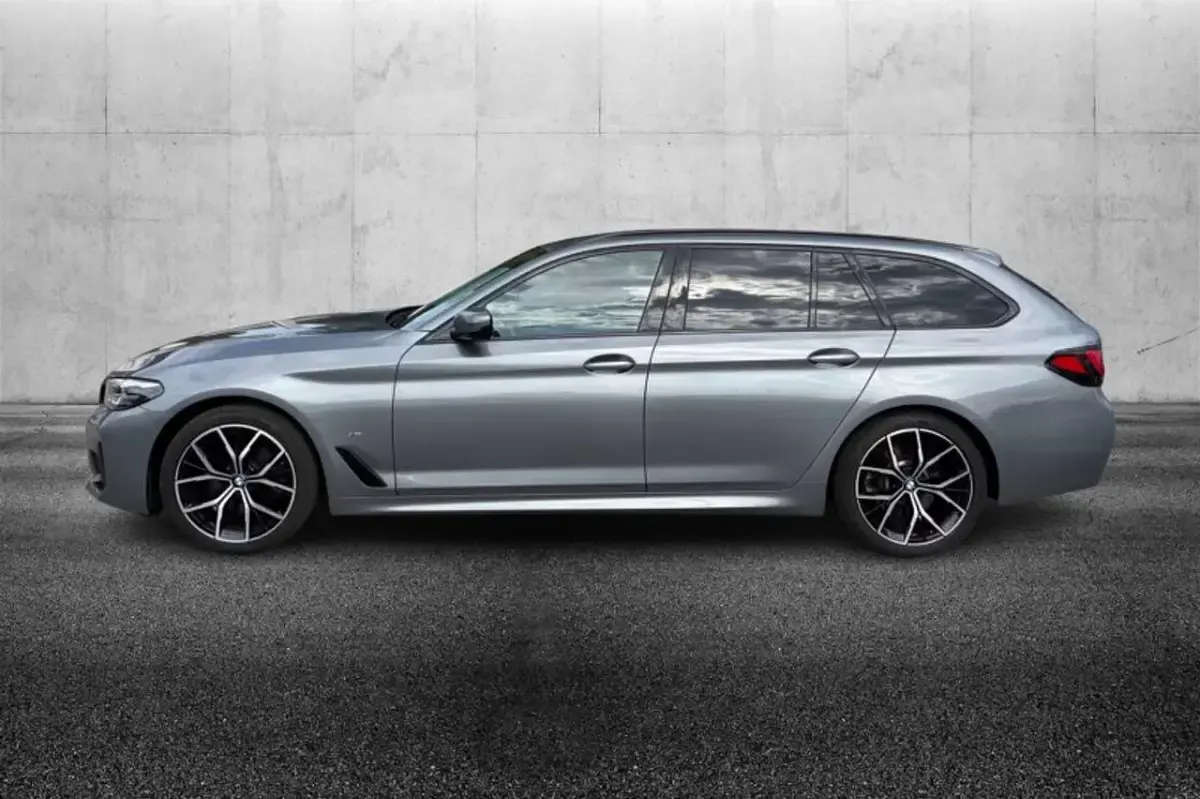 Usata BMW 520 M Sport 190 CV (139 kW) 2023 Grigio Berlina