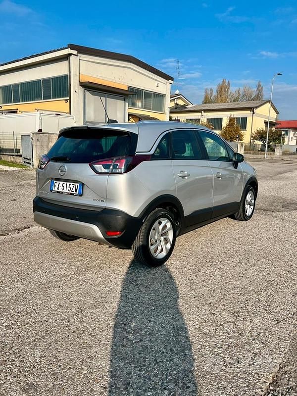 Usata Opel Crossland X 110 CV (80 kW) 2019 Grigio SUV