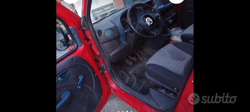 Usata Fiat Doblò 63 CV (46 kW) 2000 Rosso Monovolume