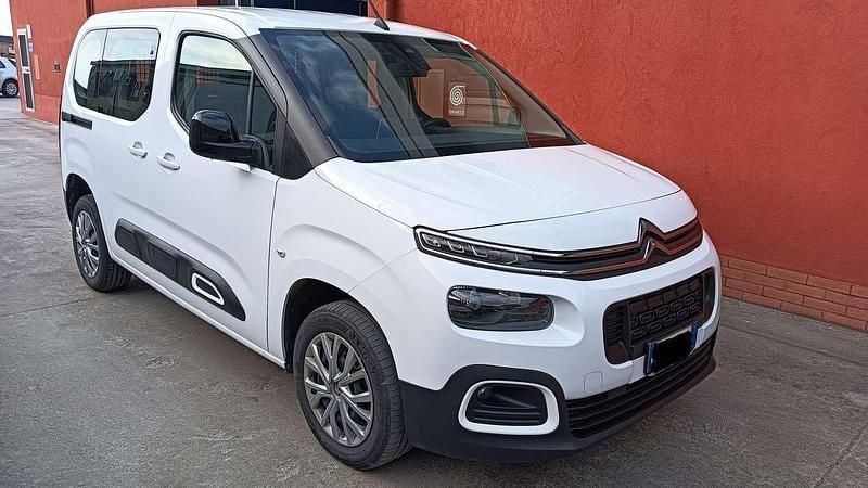 Usata Citroën Berlingo 131 CV (96 kW) 2024 Bianco Monovolume