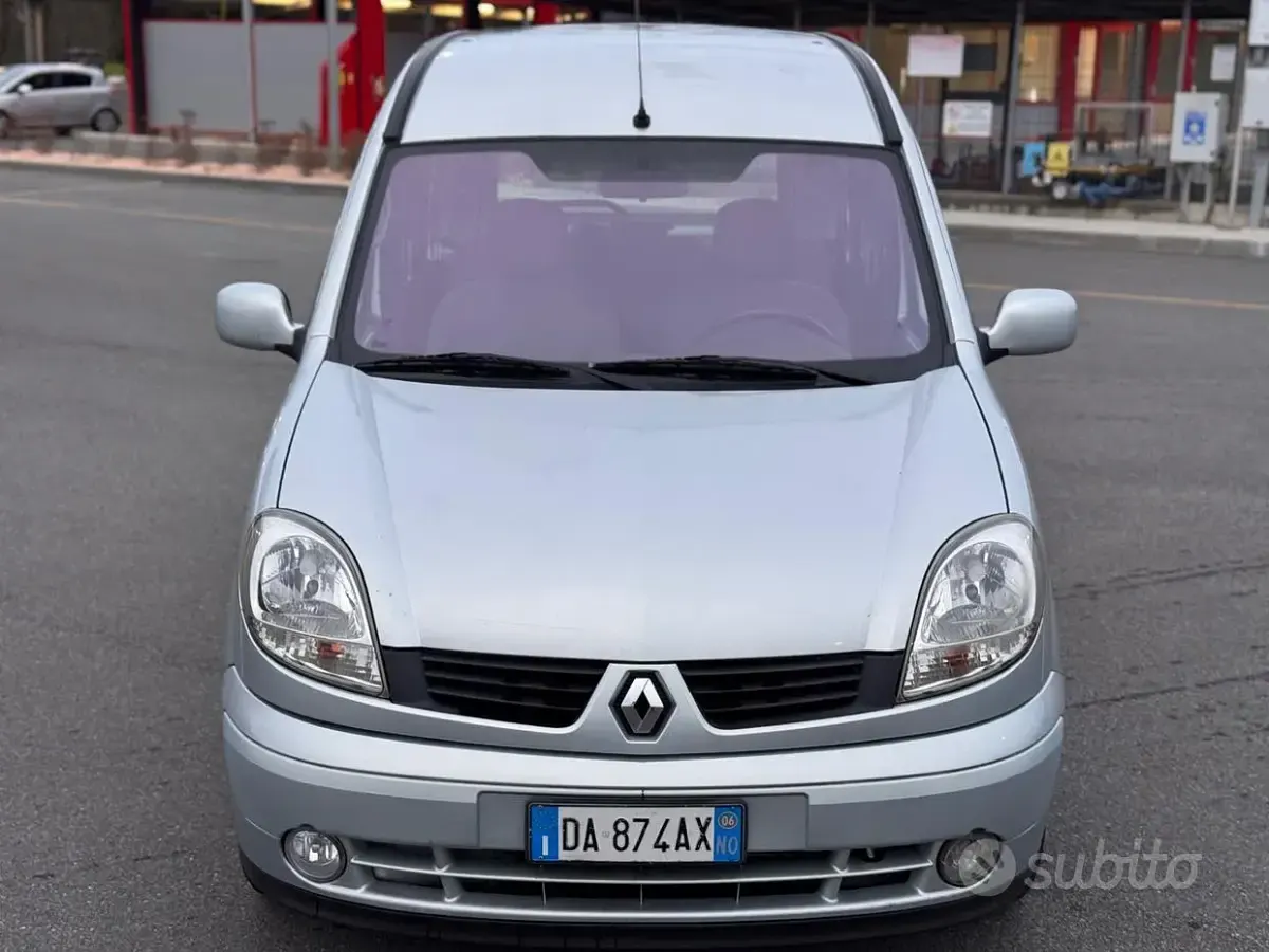 Usata Renault Kangoo Luxe 68 CV (50 kW) 2006 Grigio Monovolume