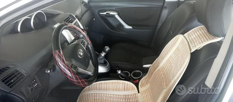 Usata Toyota Verso Style 126 CV (92 kW) 2012 Grigio Monovolume