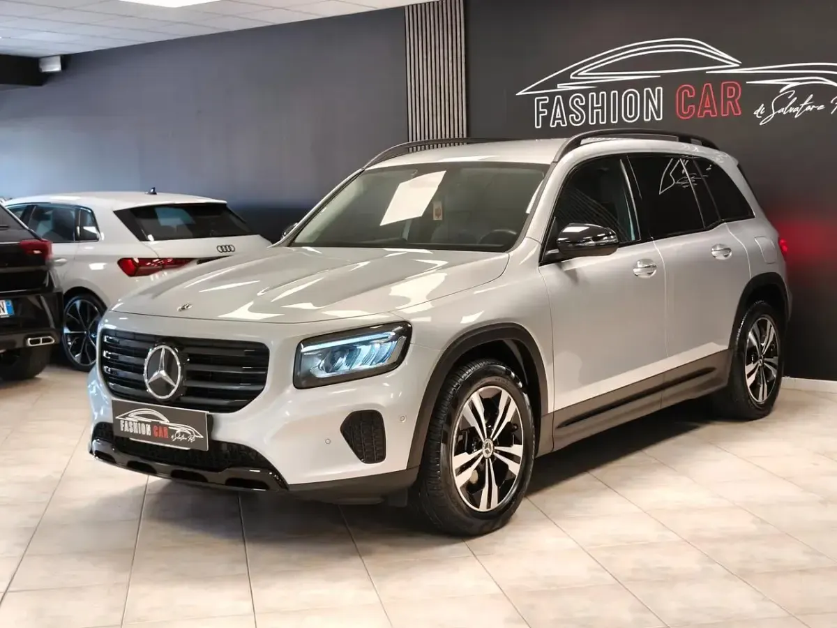Usata Mercedes GLB200 Advanced Plus 150 CV (110 kW) 2024 Argento SUV