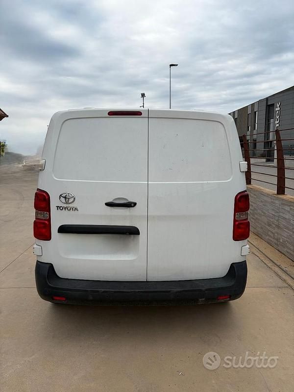 Begagnad Toyota Proace 2019 Vit Minibuss