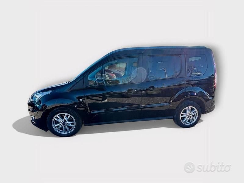 Usata Ford Tourneo Connect Titanium 120 CV (88 kW) 2020 Nero Monovolume