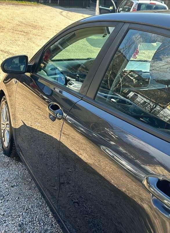 Usata Kia Rio Active 83 CV (61 kW) 2017 Berlina