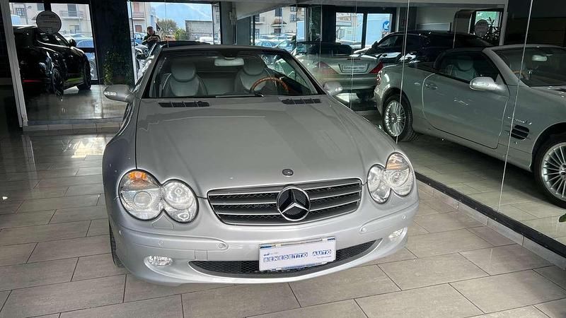 Usata Mercedes SL500 306 CV (225 kW) 2001 Argento Cabrio