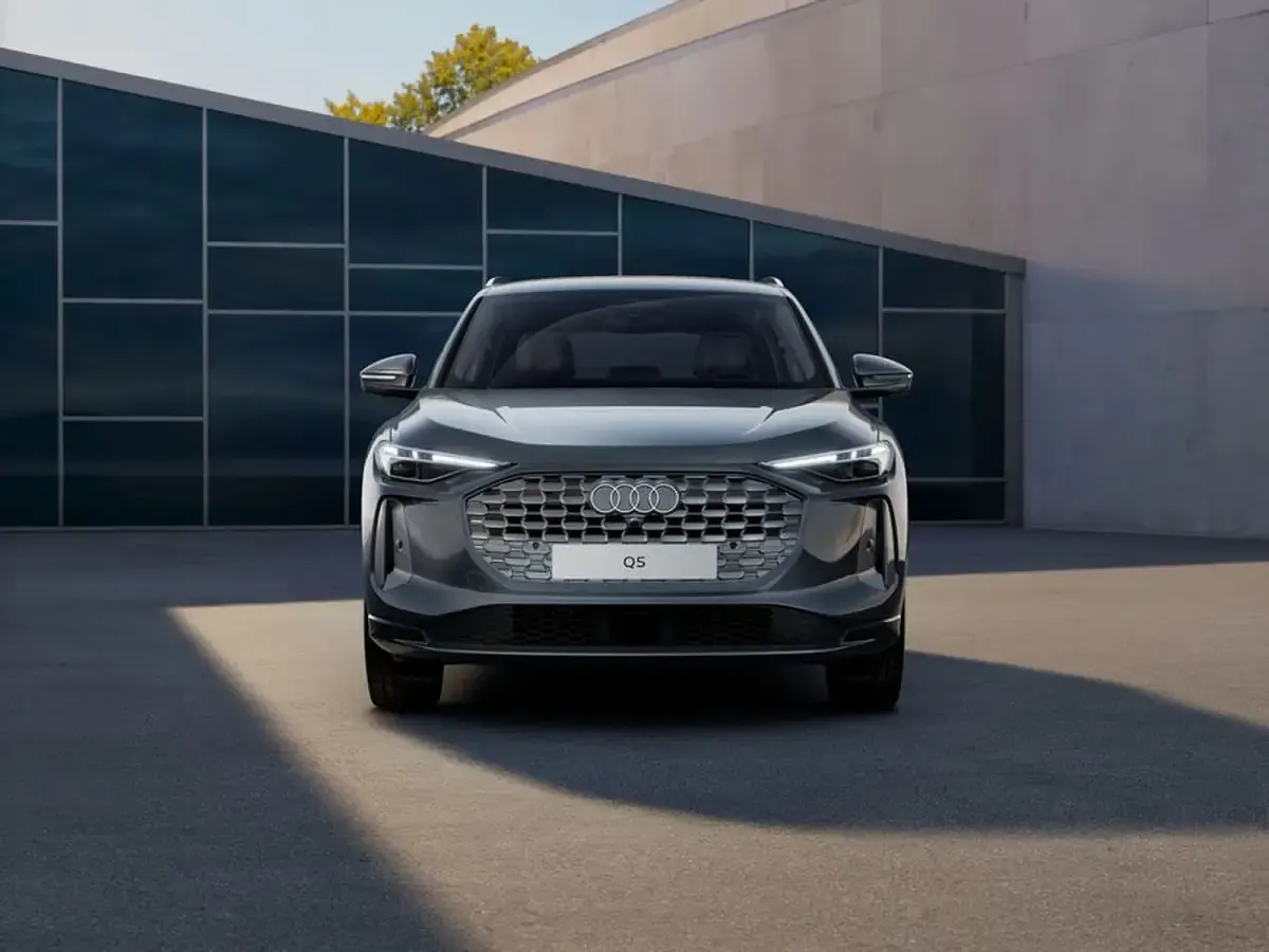 Nuova Audi Q5 Advanced 299 CV (219 kW) 2026 Grigio tambora metallico SUV
