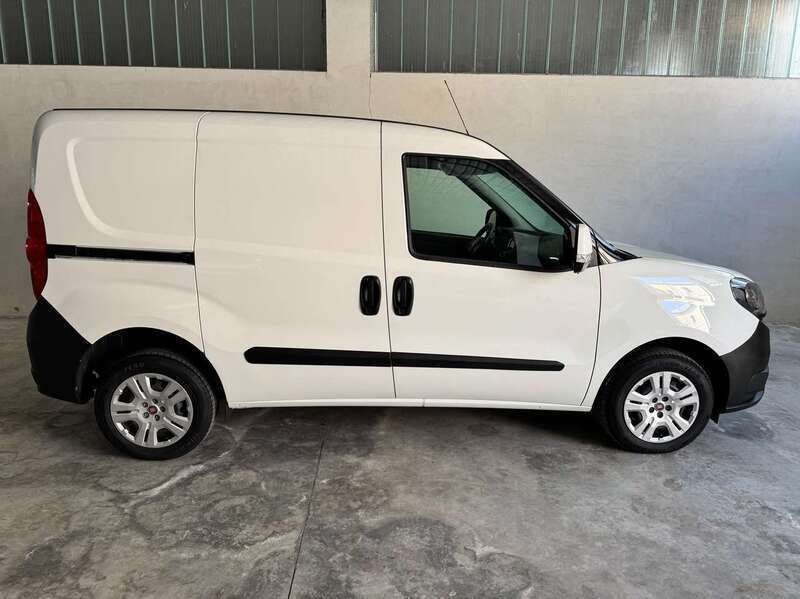 Usata Fiat Doblò 95 CV (69 kW) 2021 Bianco Monovolume